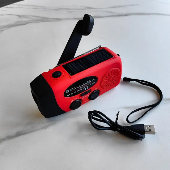 Kit Solar Lámpara LED 1 Control Remoto & 3 Lámparas LED & 1 Radio