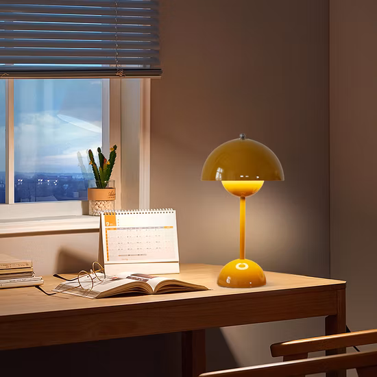 Nueva lámpara de mesa LED de luz de noche para dormitorio regulable táctil estilo seta moderna para decoración del hogar